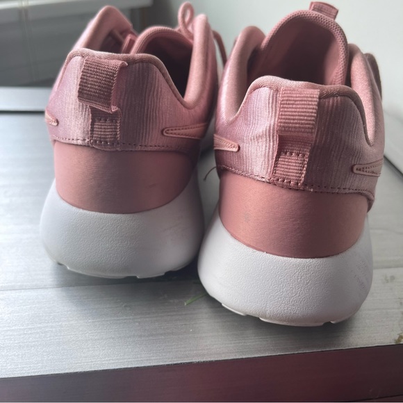 Nike Roshe Ones Elemental Pink Sz 8 - Picture 4 of 5